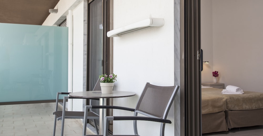 MAVRIDIS HOTEL 20/35