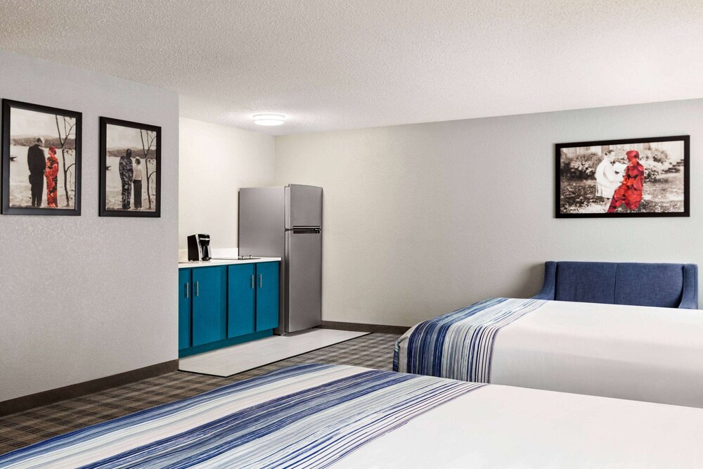 AmericInn by Wyndham Williamsburg 12/50