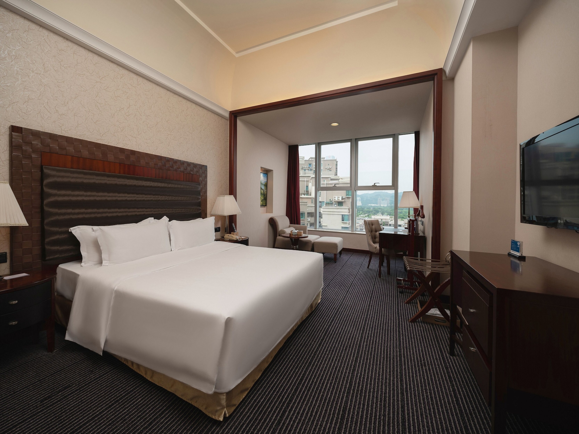 DELUXE, DOUBLE BED