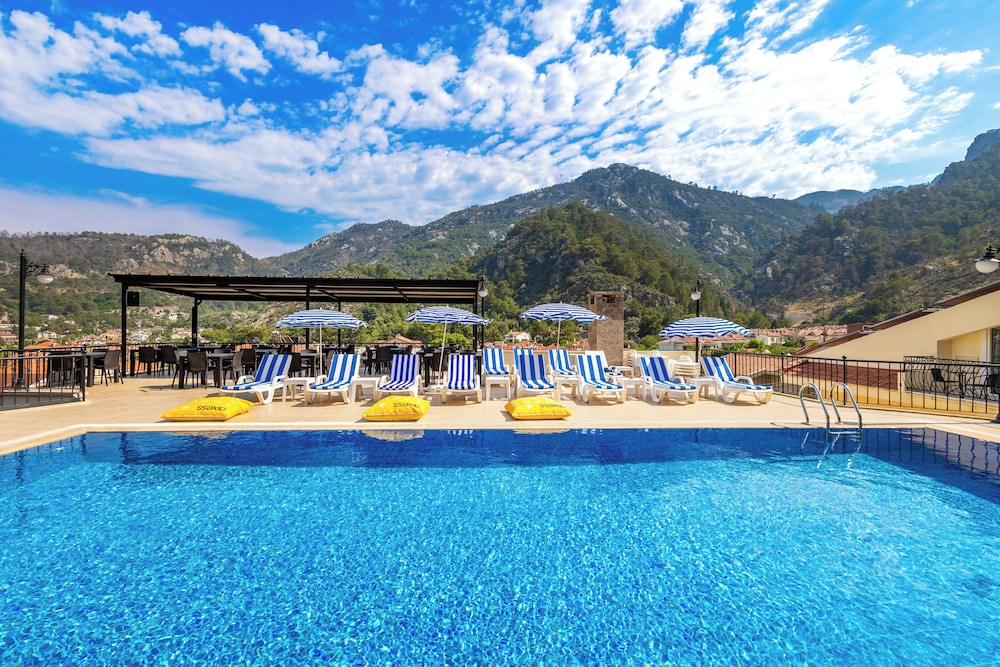 TURUNC LIFE HOTEL 37/48