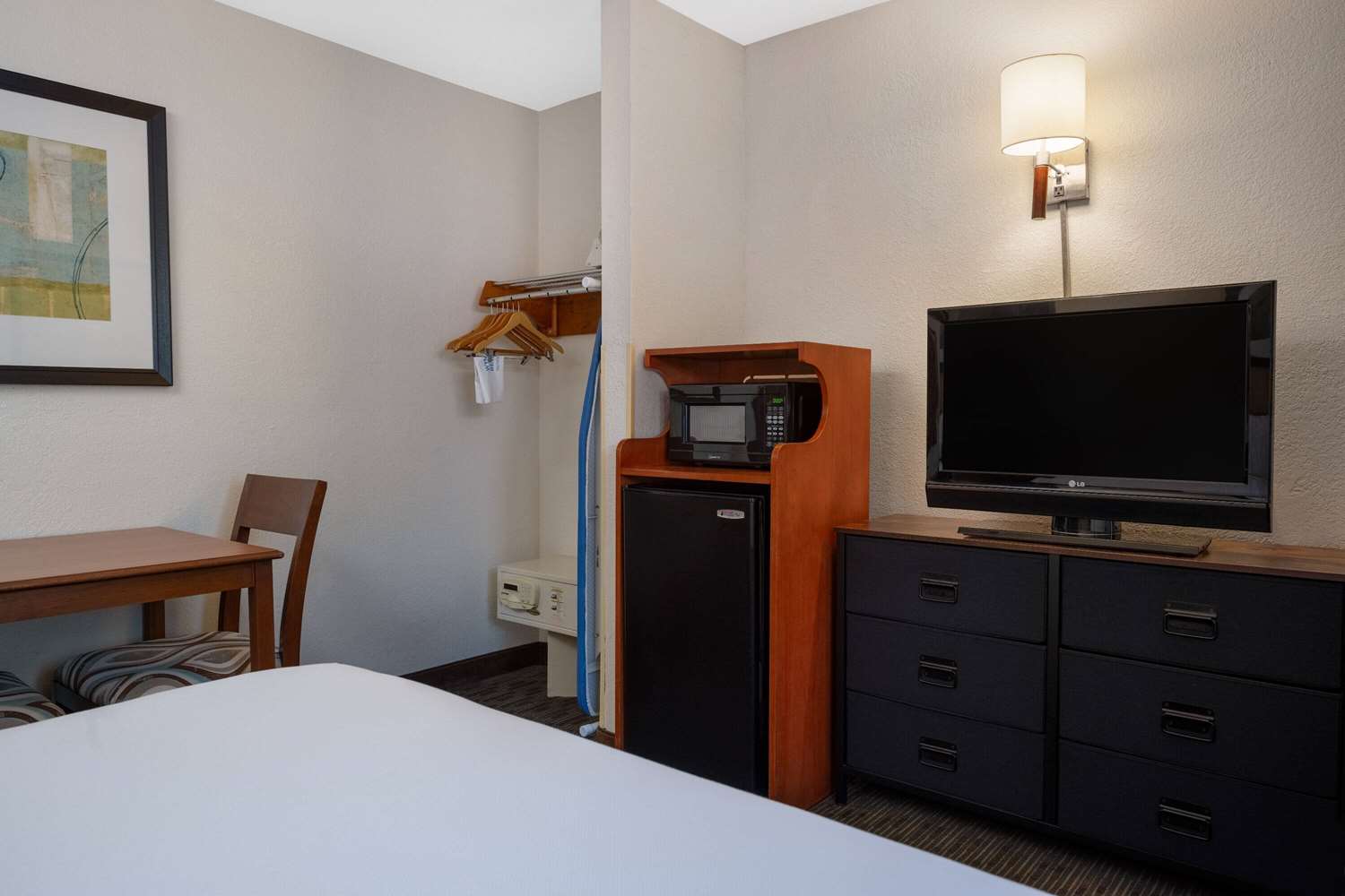 Days Inn By Wyndham Encinitas Moonlight Beach 36/46