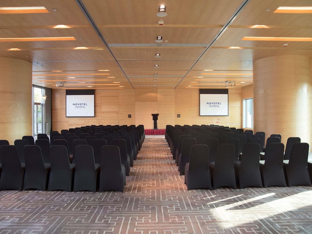 Novotel Citygate Hotel Hong Kong 54/62
