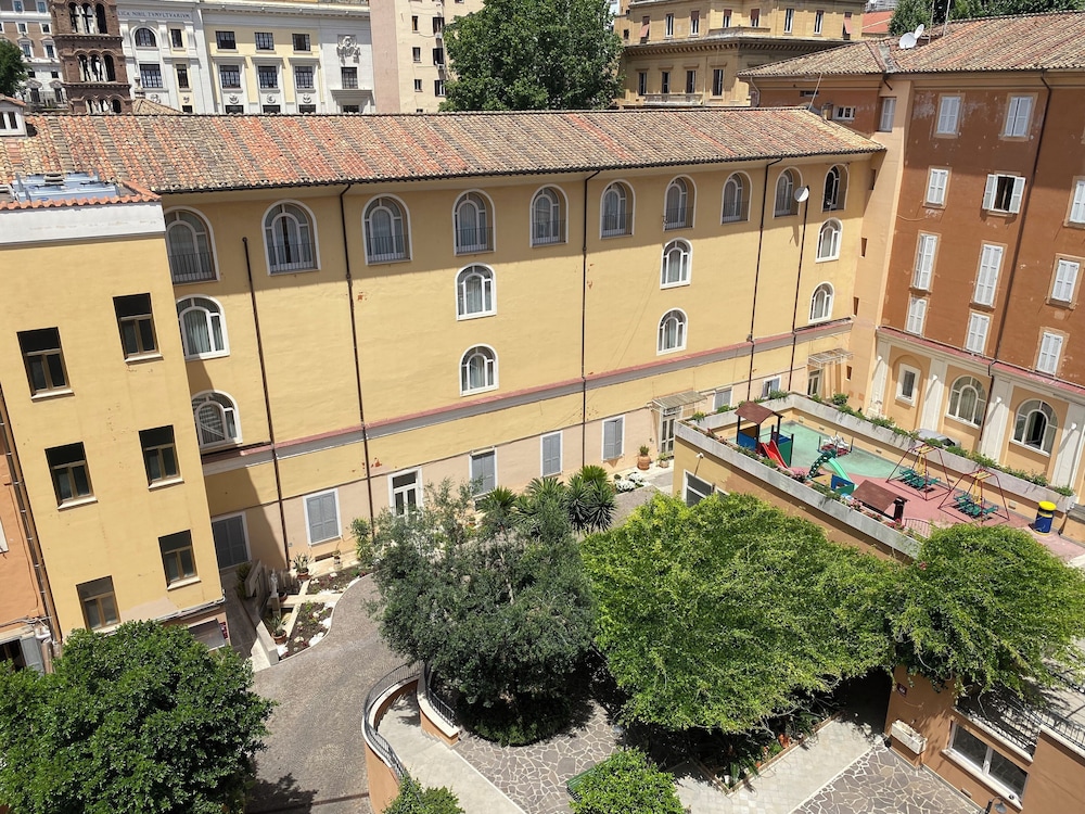 Basilica Hotel 6/50