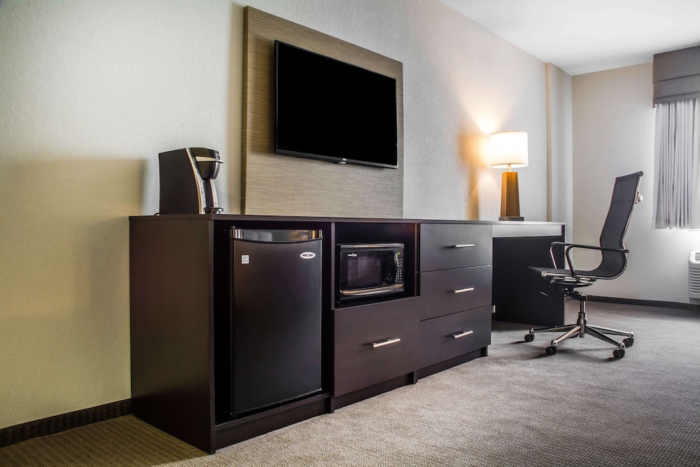 Sleep Inn & Suites Syracuse Airport 39/40