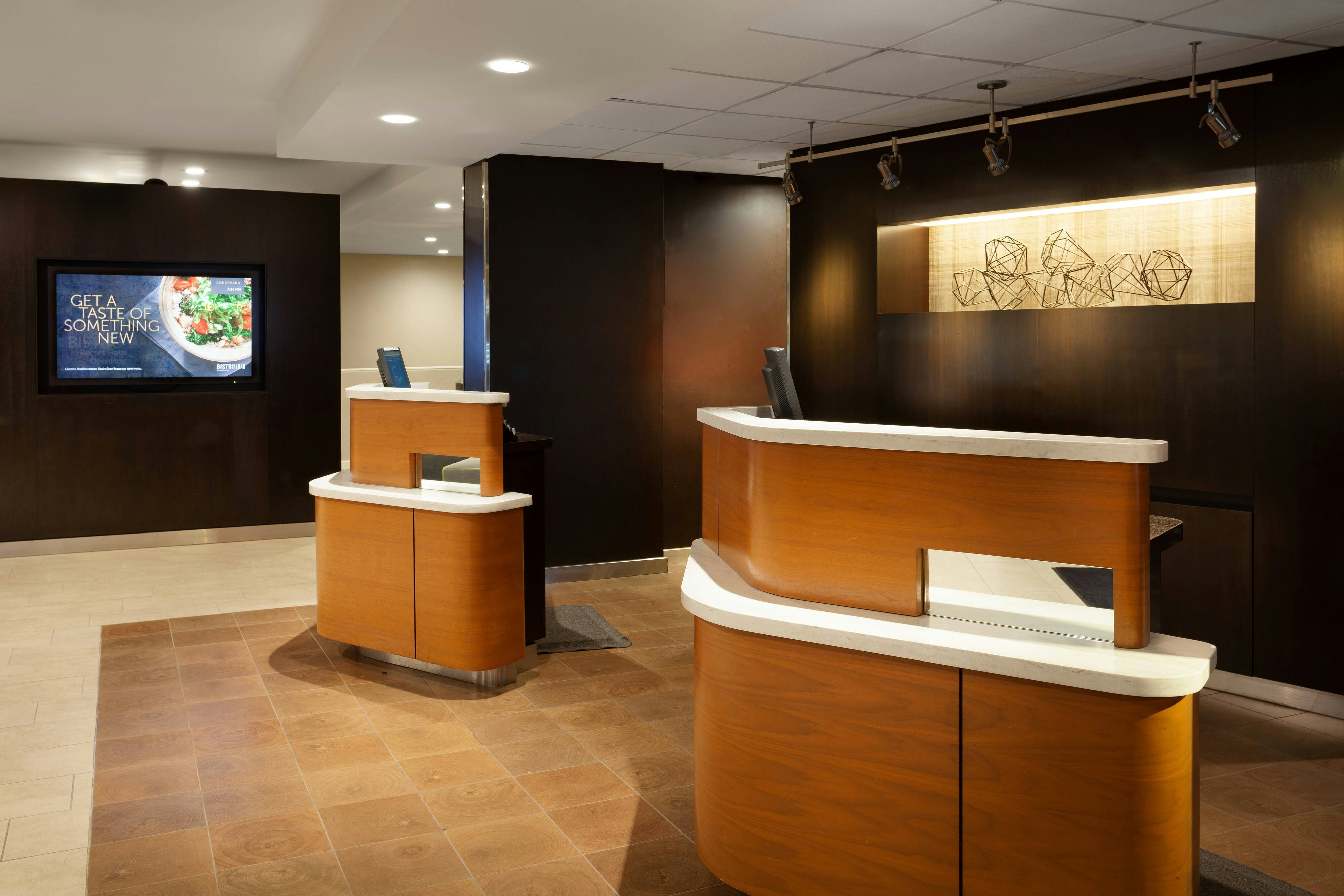 Courtyard Marriott St Petersburg Clearwater 2/10