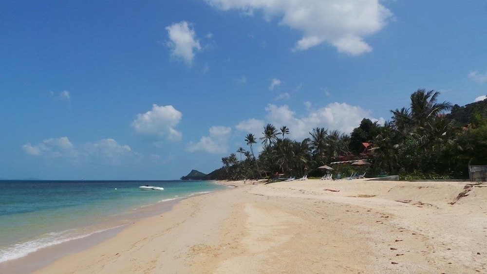 Krisada Beach Resort 29/56