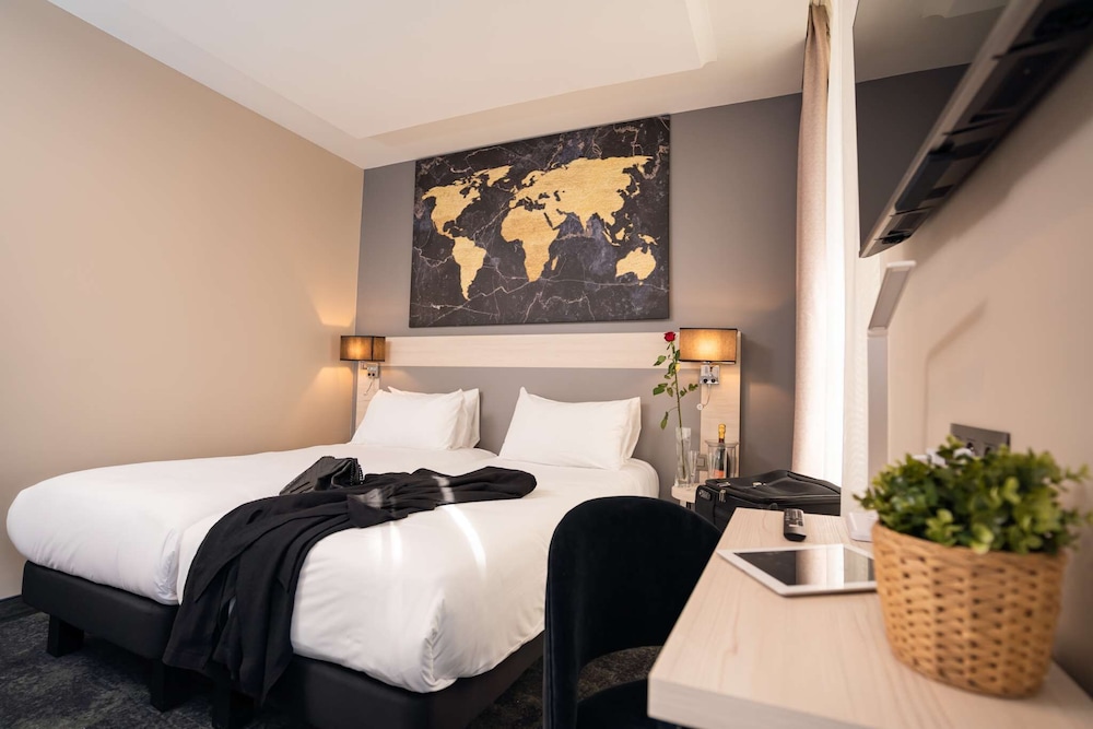 Hotel Univers 18/50