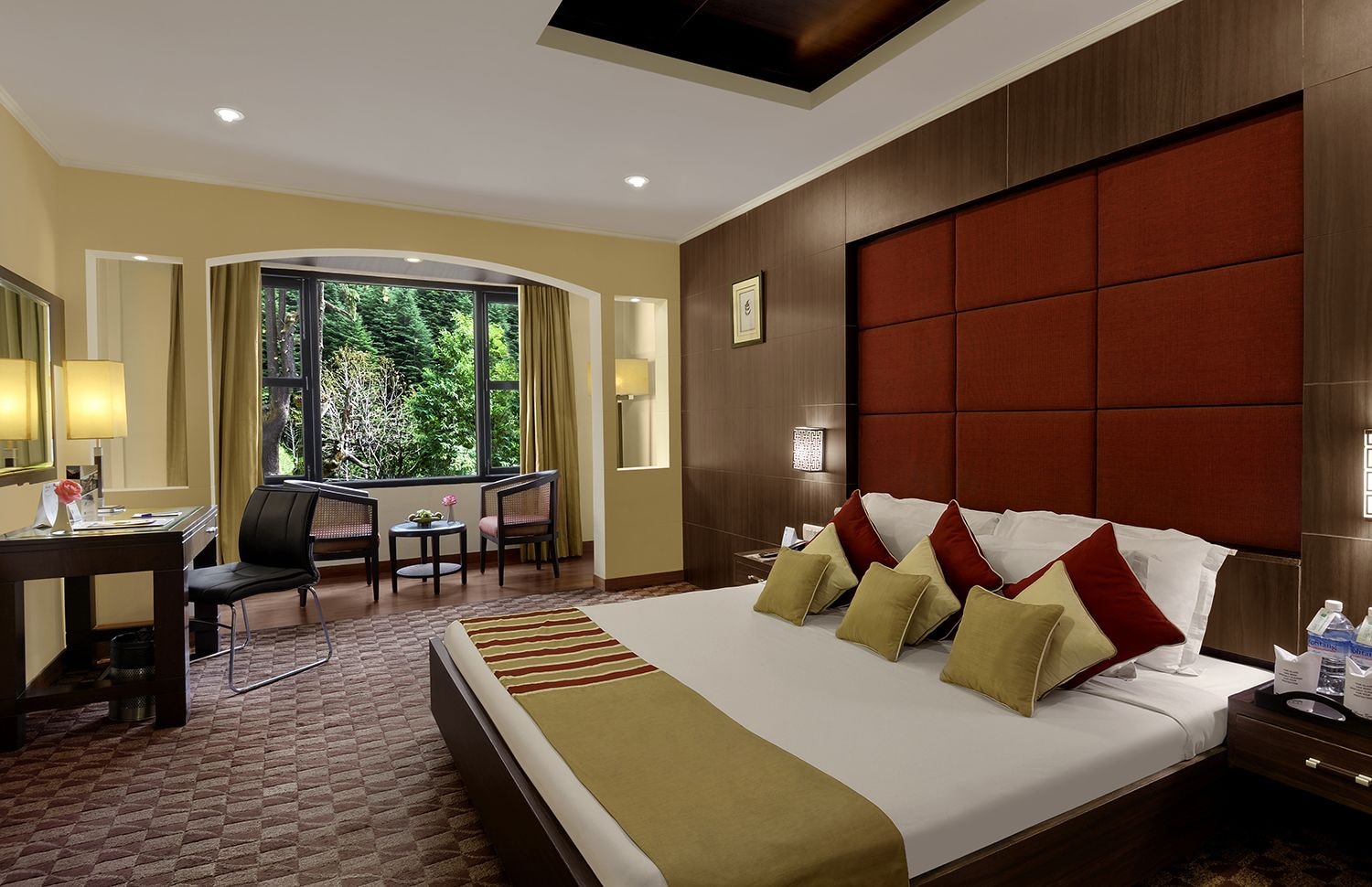 Canary, Superior, King Bed