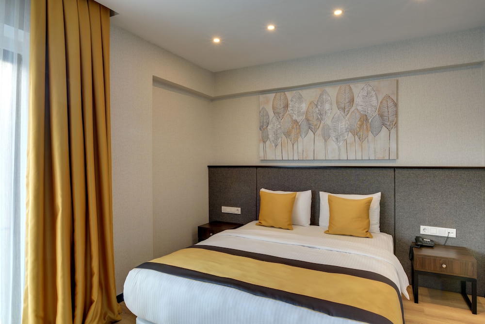 Leo Suites Hotel 12/37