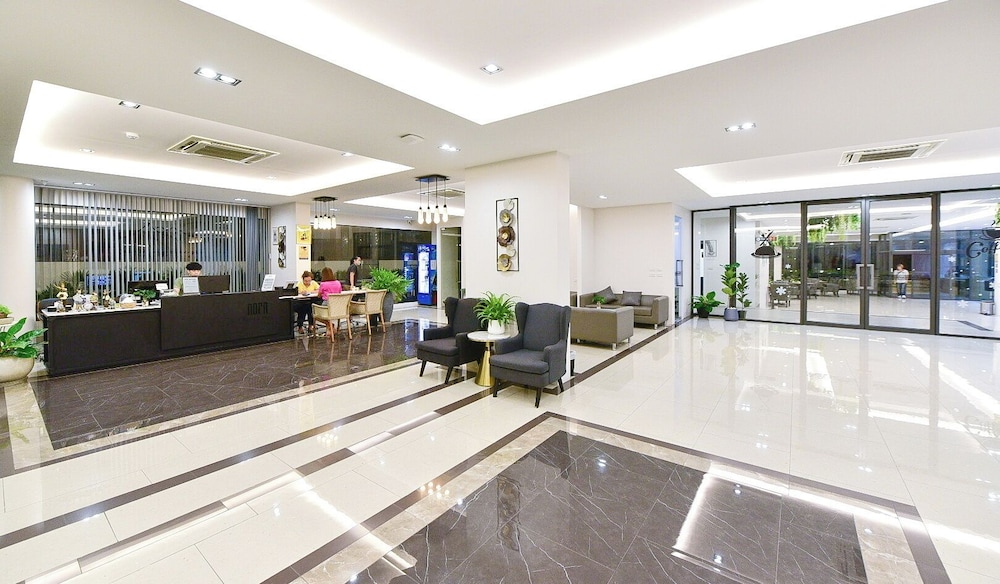 NORN Rimklong Bangkok Hotel 7/50