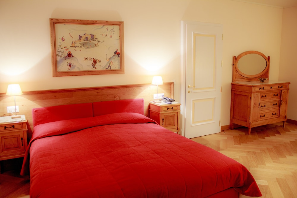 Maloja Palace 32/55