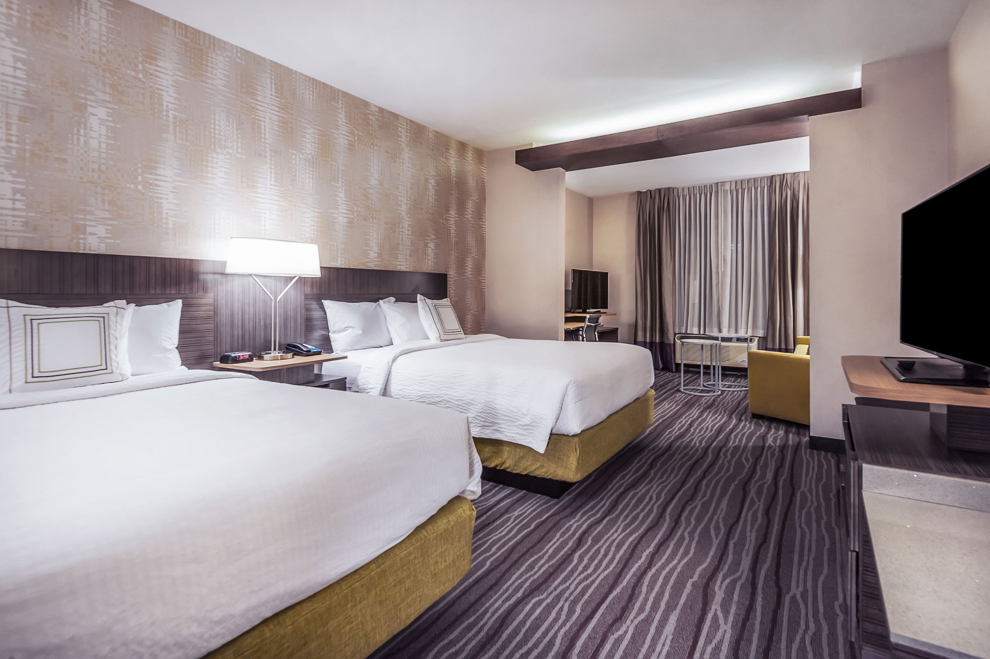 Executive, 2 Queen Beds
