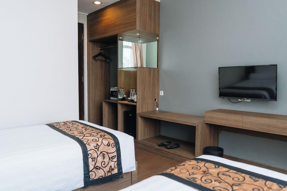 Anugrah Hotel 26/72