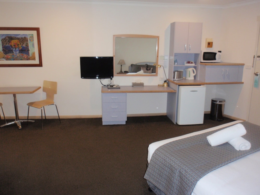 Capricorn Motor Inn 26/55