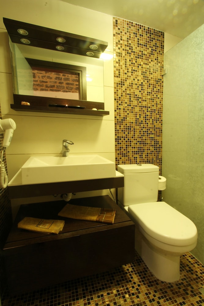 MEDIEVAL CASTLE SUITES TRADITIONAL 47/50