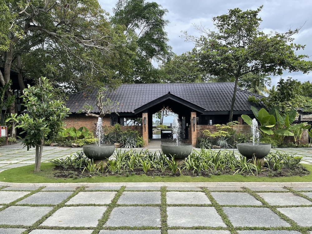 The Henry Resort Dumaguete 30/37