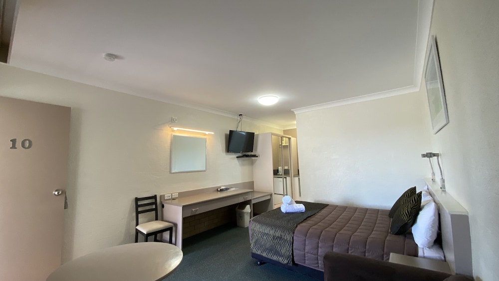 Sapphire City Motor Inn Inverell 26/34