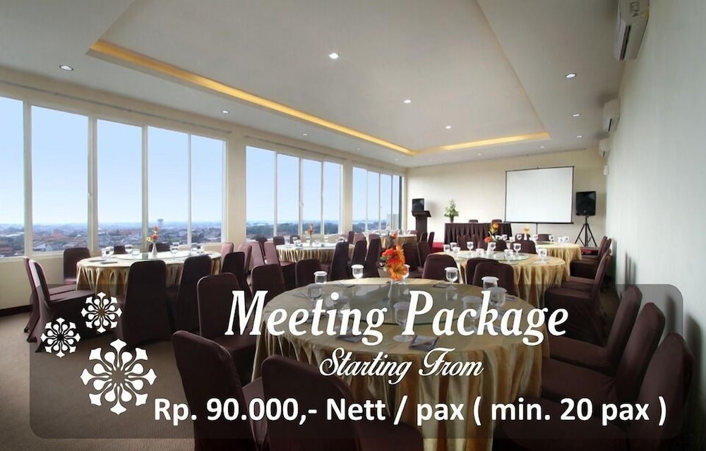 Hotel Namira Syariah Pekalongan 53/61
