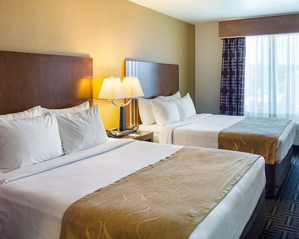 Comfort Suites Natchitoches, LA 15/48