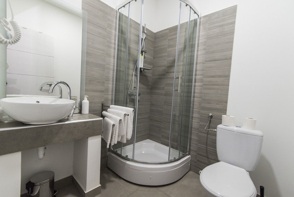 COOL ROOMS ZAGREB AIRPORT 54/62