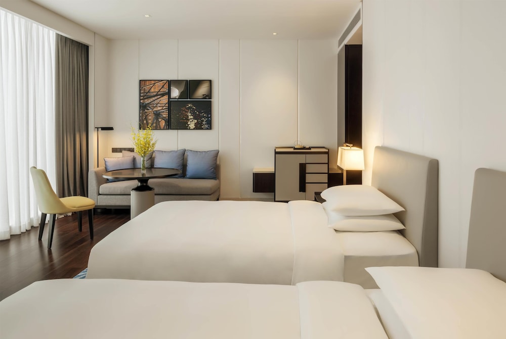 Hyatt Regency Shanghai Global Harbor 12/75
