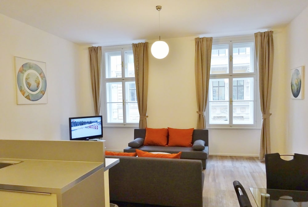 Govienna Luxury Oldtown Apartments 18/24
