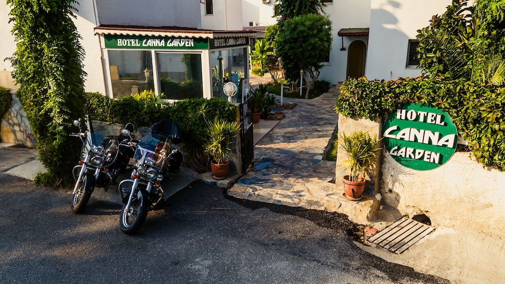 Canna Garden Hotel 37/47