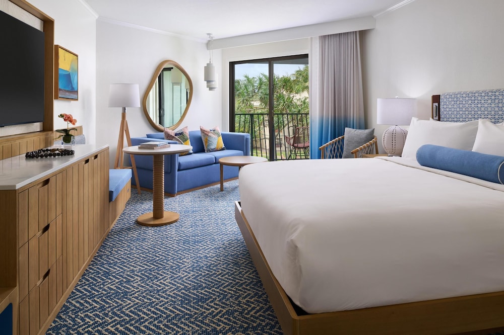 SIGNATURE, KING BED, GARDEN VIEW