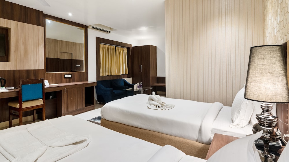 NIRANJANA HOTEL 9/50