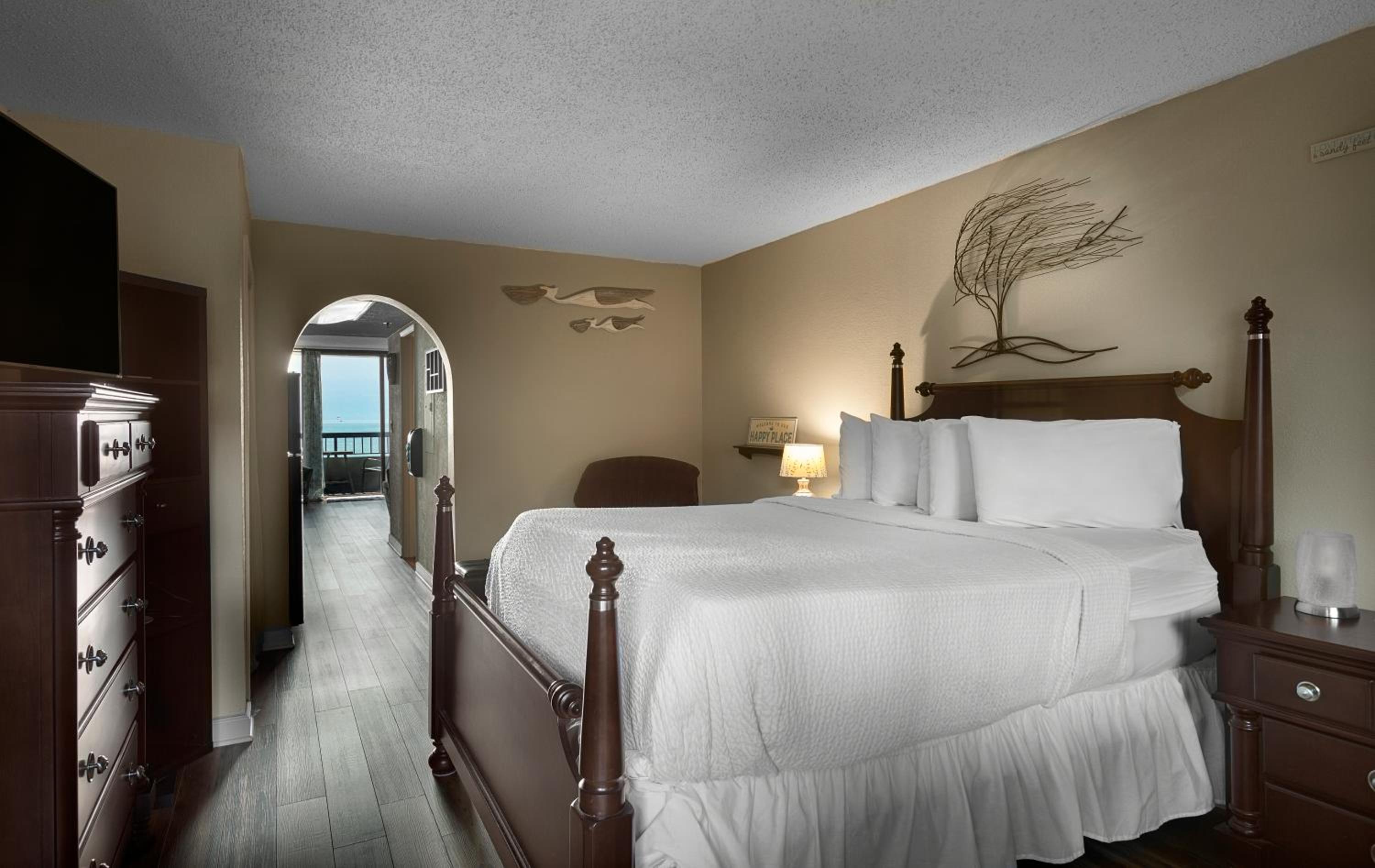 1 Bedroom, Pinnacle, End, Deluxe, Suite, Ocean Front