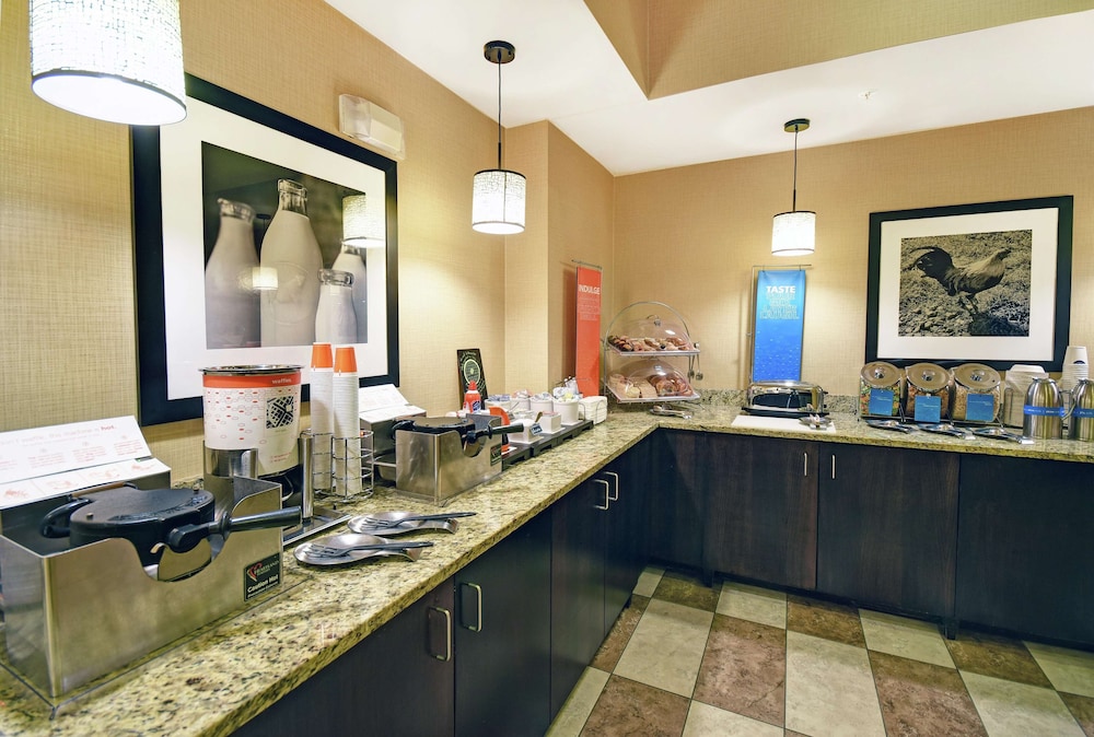 Hampton Inn Beloit 37/56