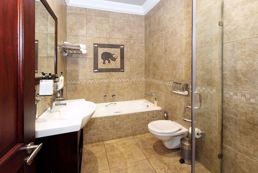 Ushaka Manor Guest House 35/37