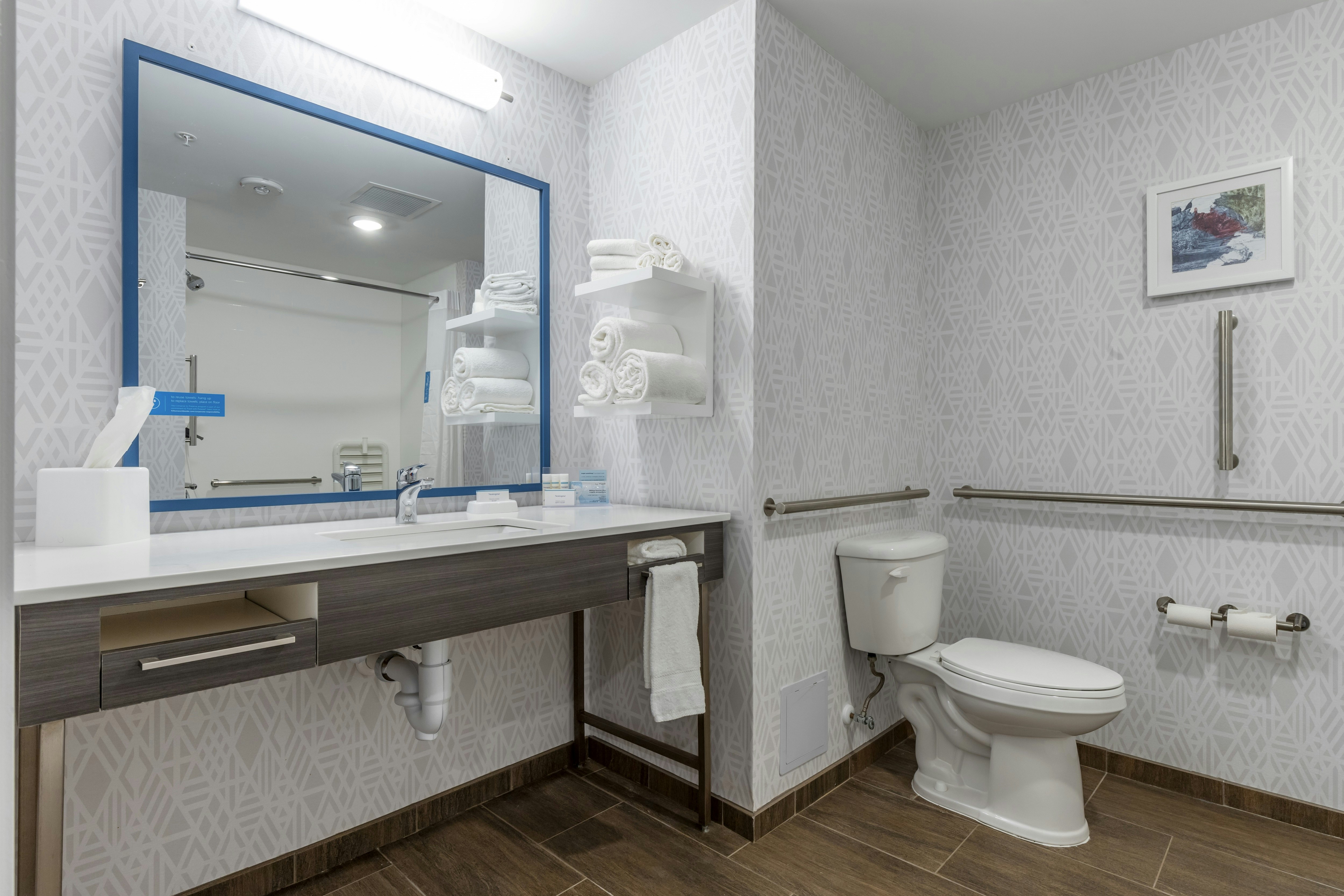 غرفة بسرير كينج مع أريكة، Hampton Inn Camden Sc 2/4