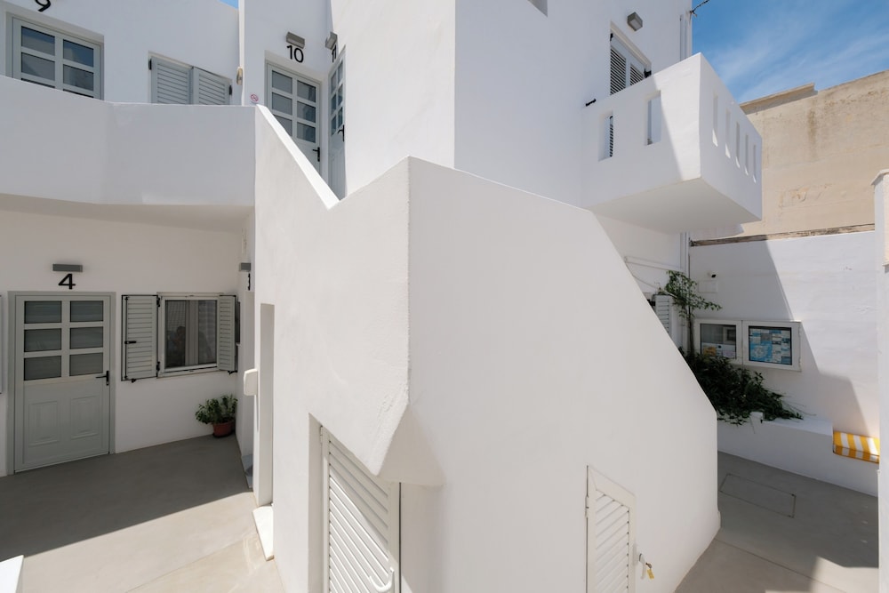 Pelican Paros 4/50