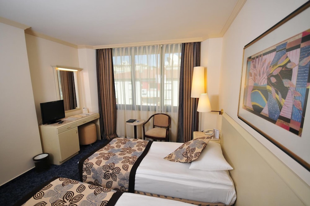 Class Hotel 13/50