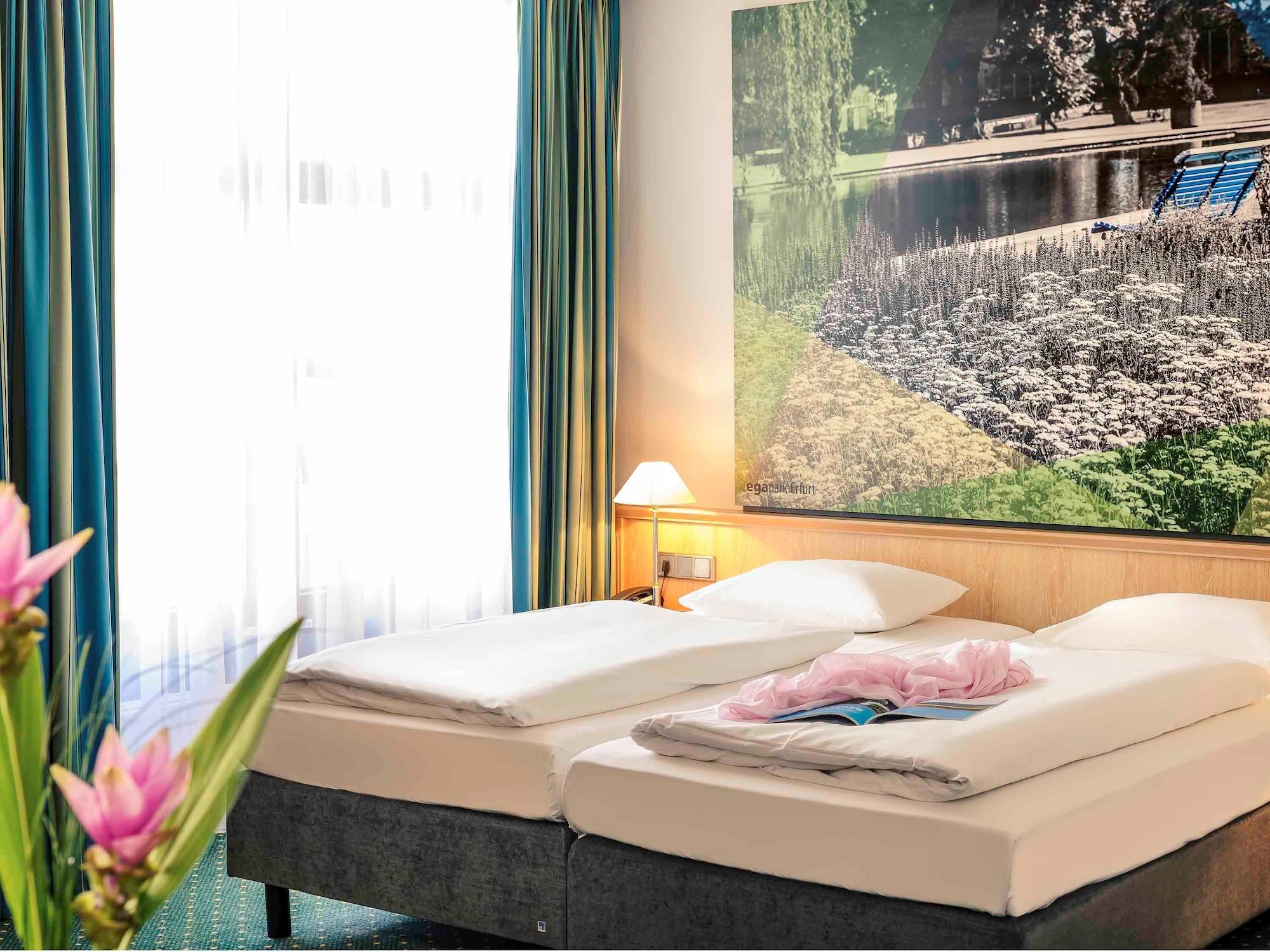 Standard, Twin Beds