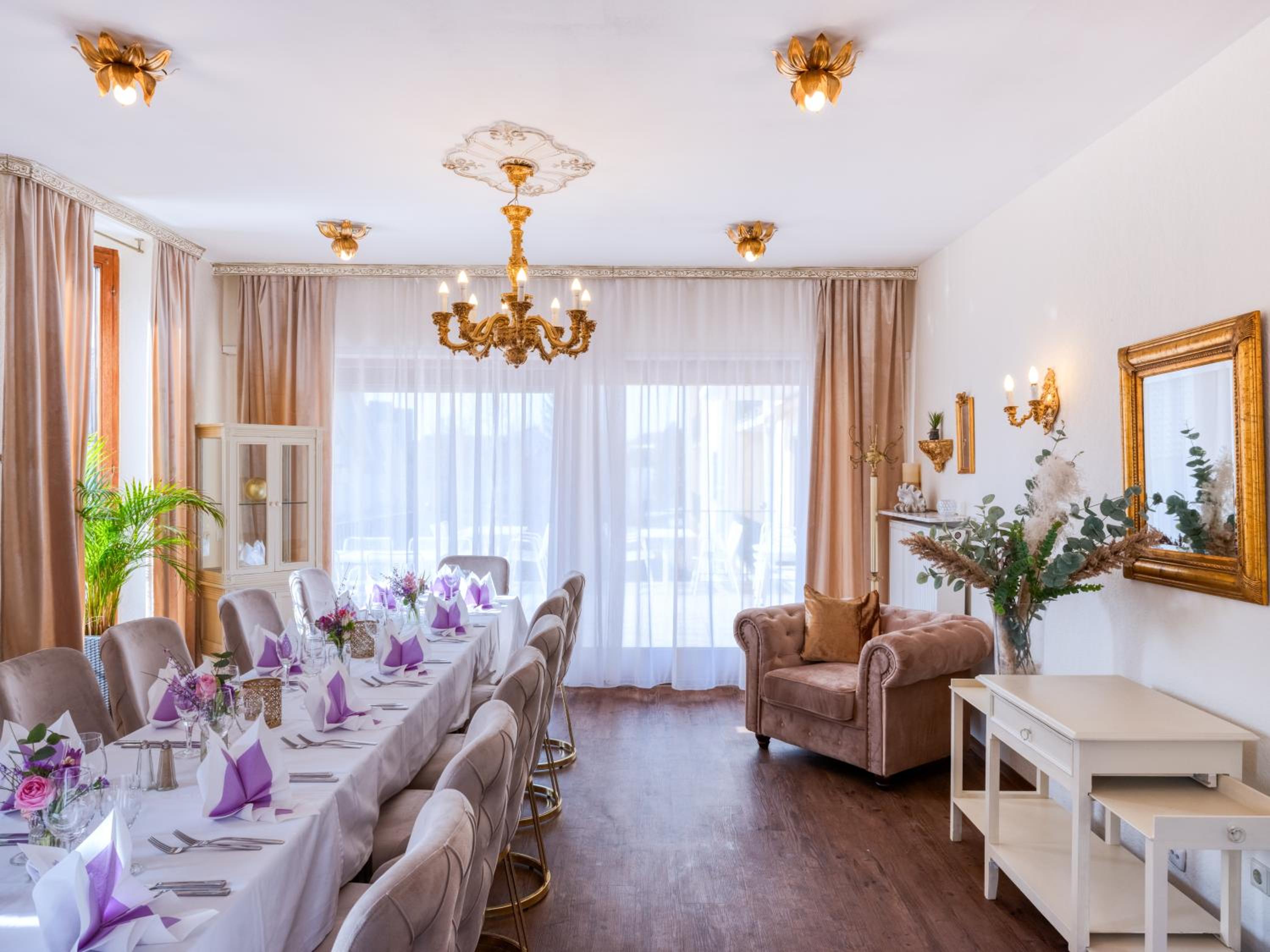 Central-Hotel am Konigshof 27/50