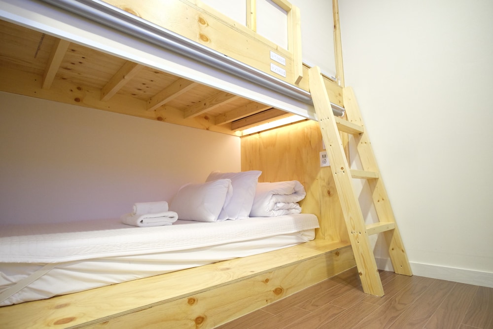 Step Inn Myeongdong 1 26/72