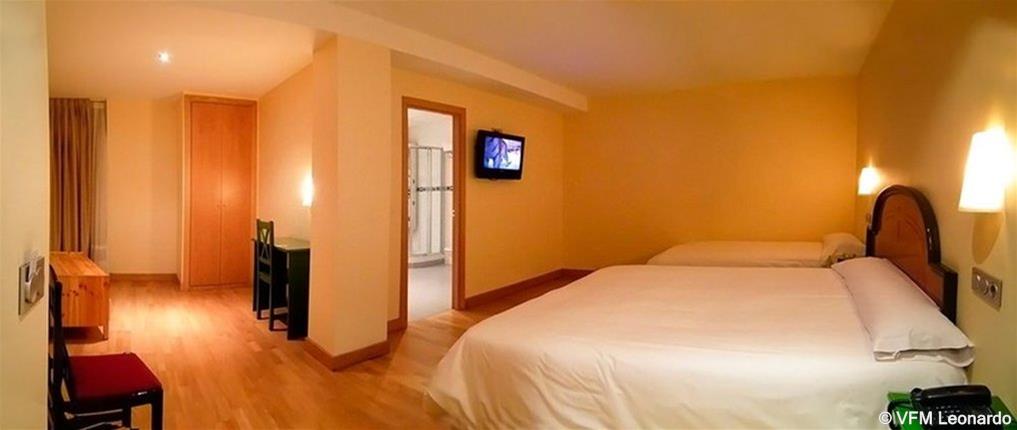 Hotel Madrid Rio 7/22