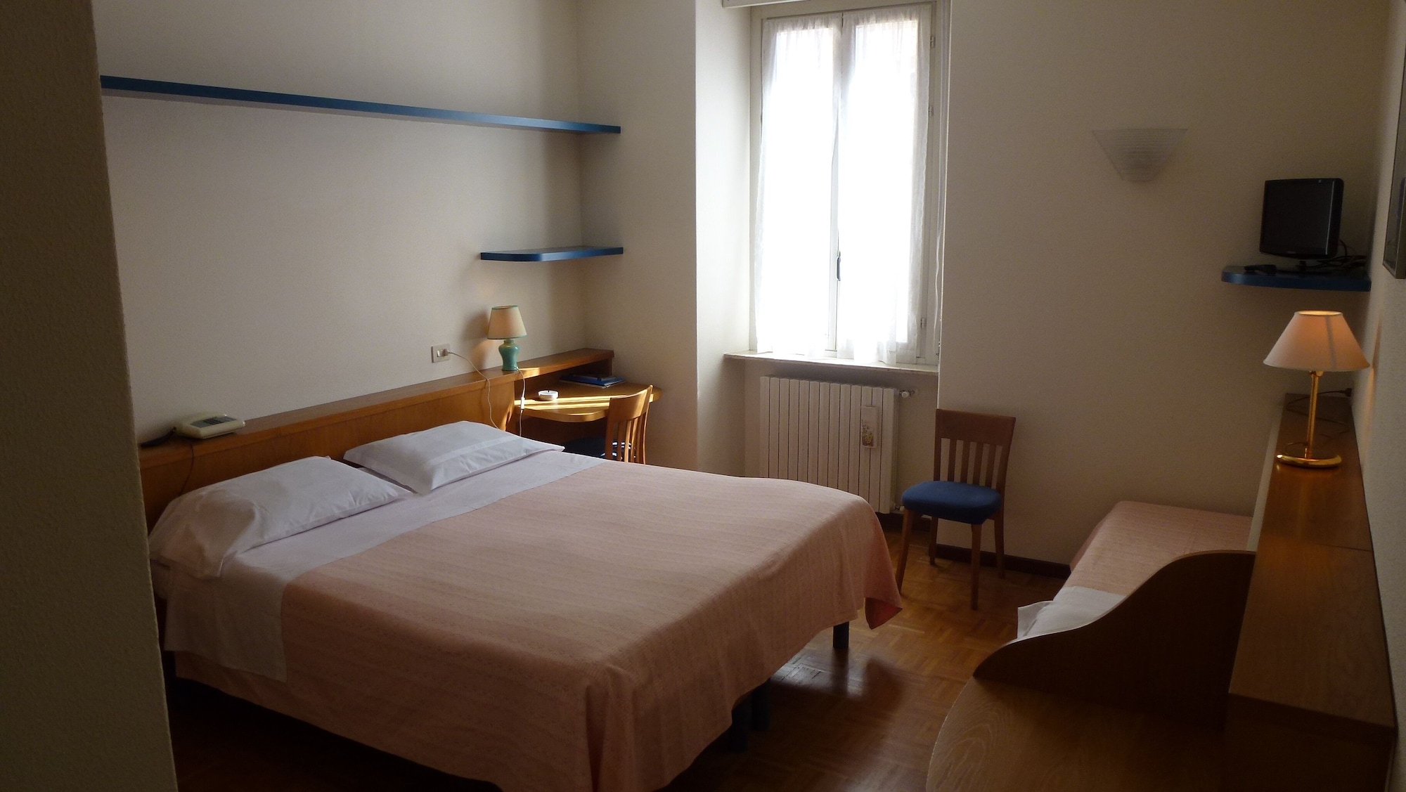 STANDARD, DOUBLE OR TWIN BED
