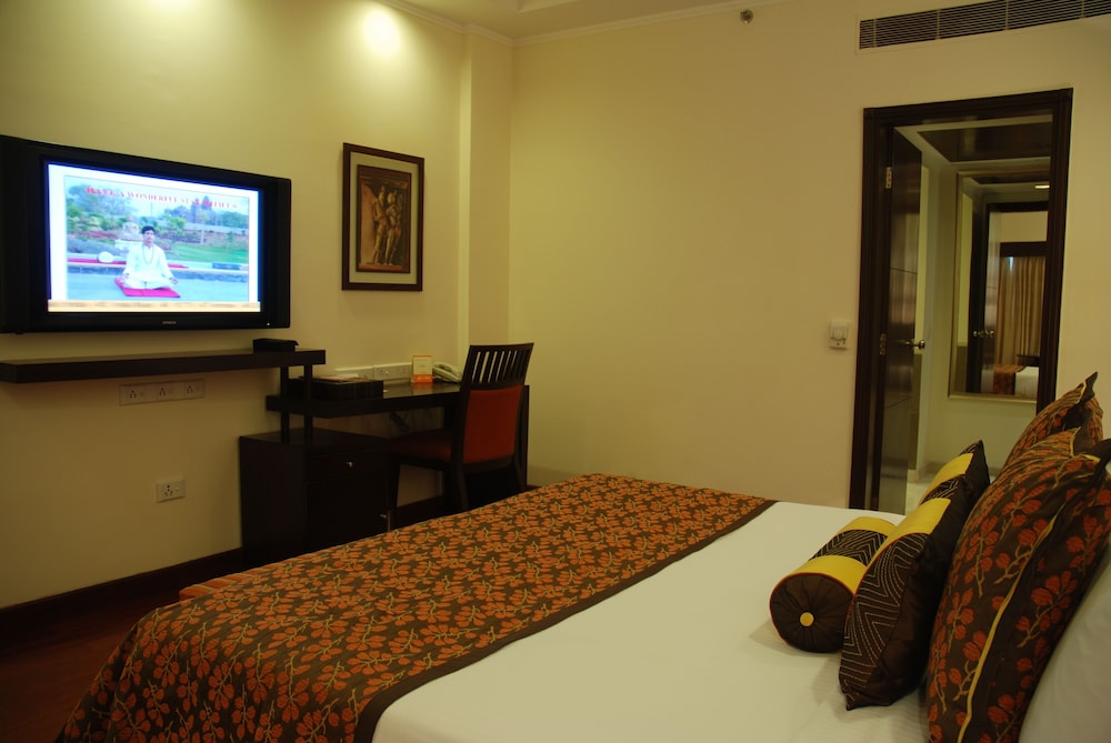 The Lalit Temple View Khajuraho 12/67