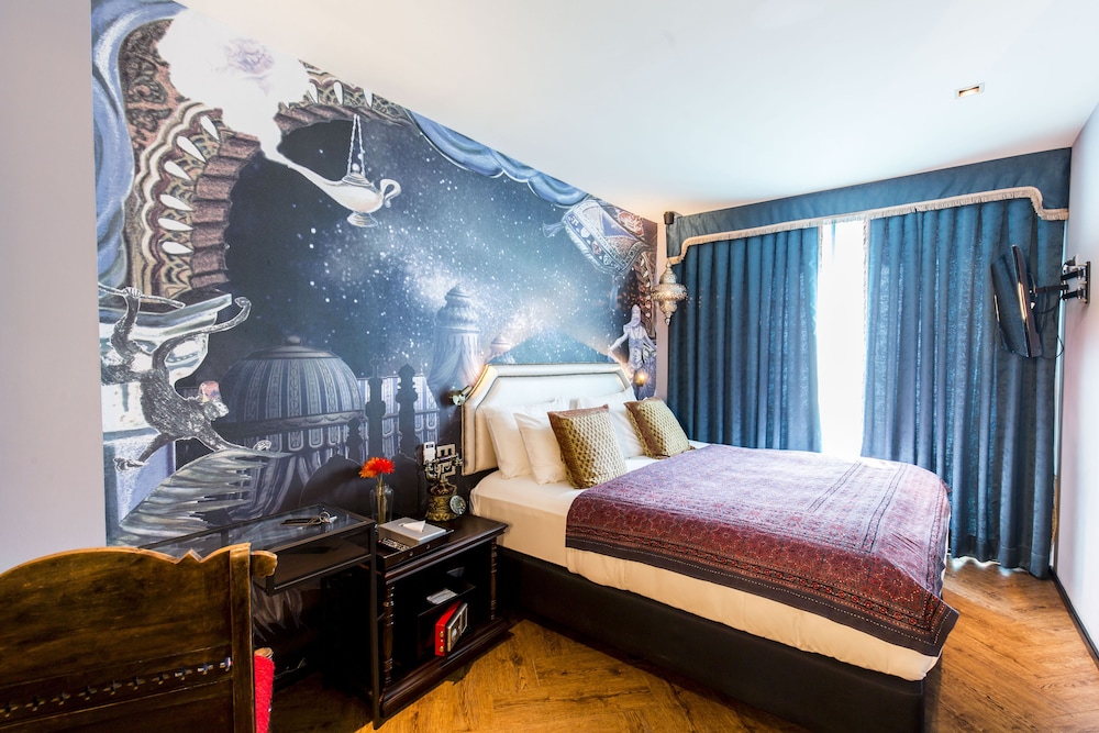 PLAYHAUS THONGLOR HOTEL BANGKOK 7/24