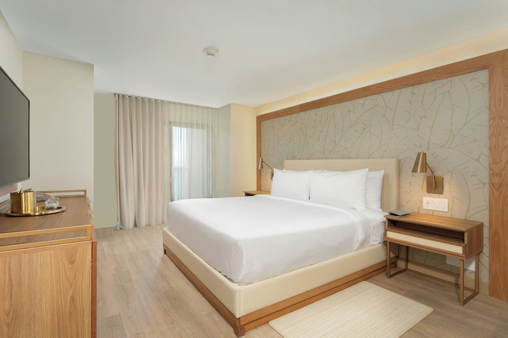 Room, King Bed, Ocean Front, Balcony