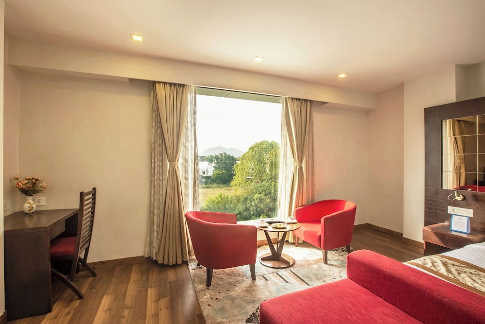 Hotel Mumbai House 34/50