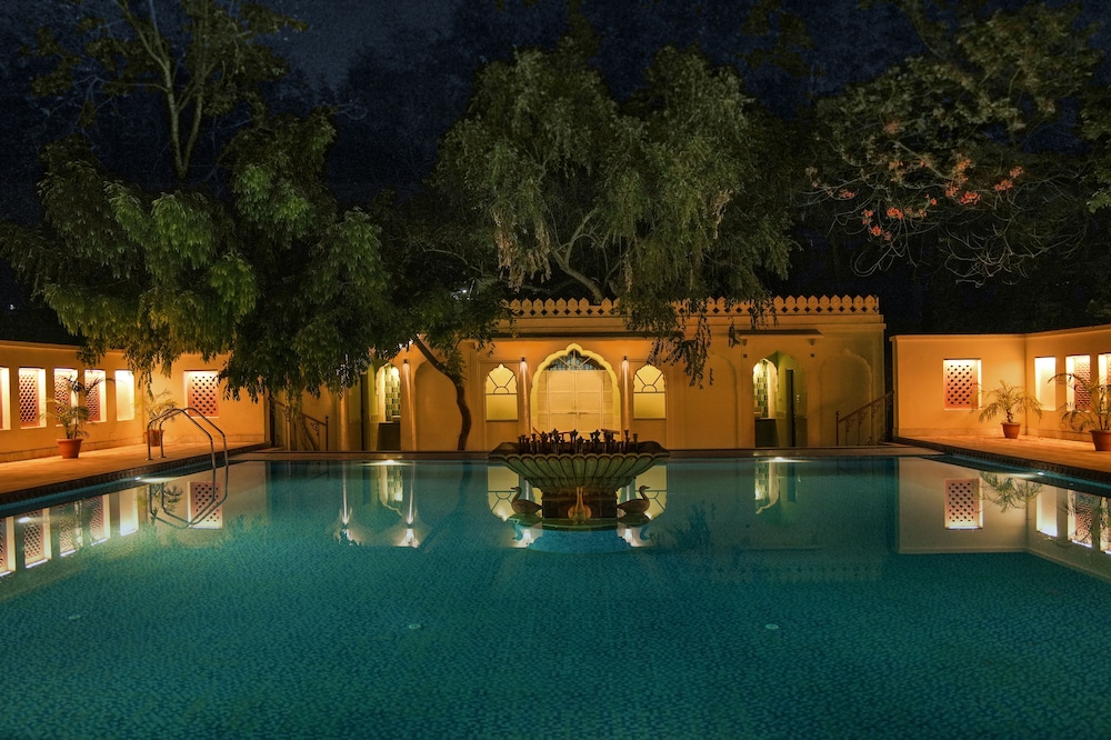 Hotel Diggi Palace 38/40