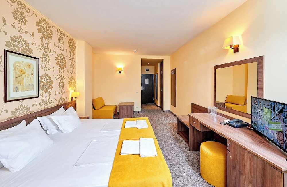 Hotel Forum 11/50