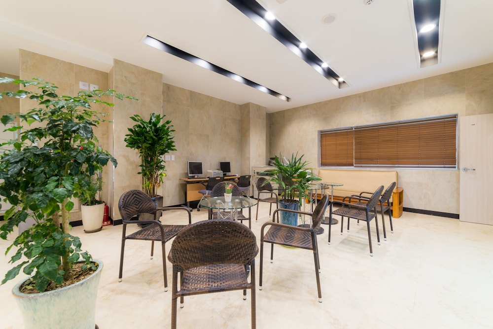 Reborn Suwon Silkroad Hotel 24/35