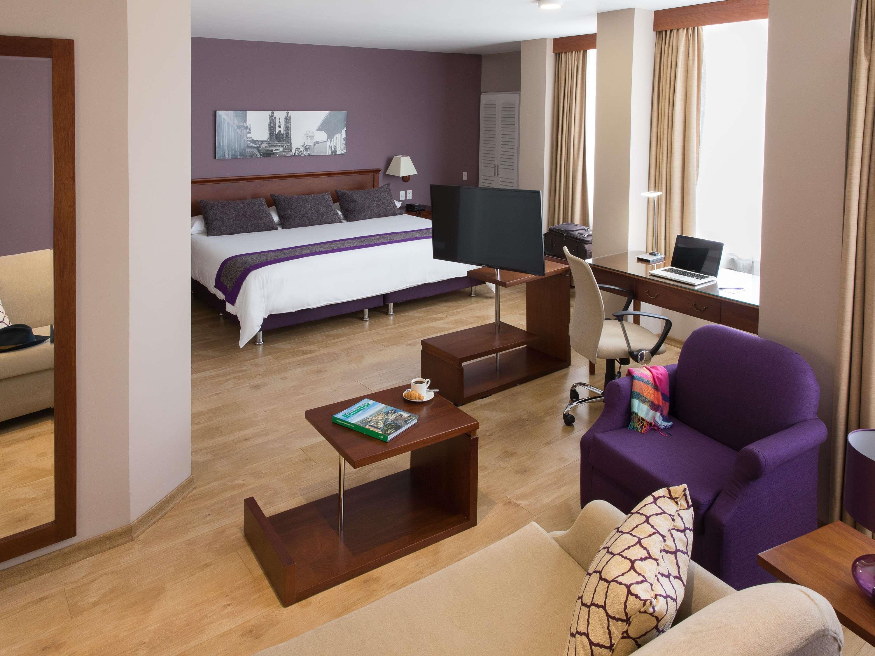 SUPERIOR, SUITE, KING BED