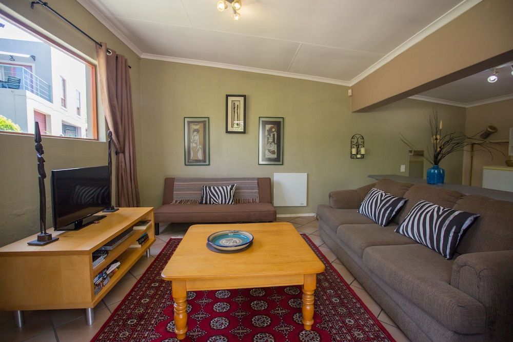 Moonflower Cottages 48/71