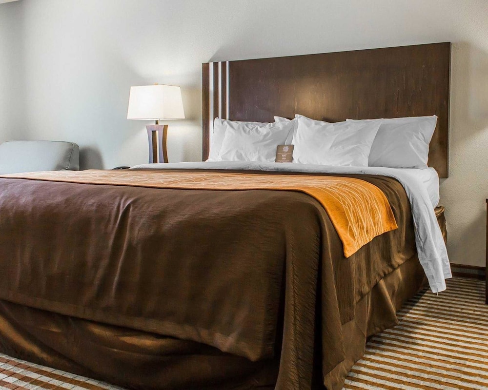 Comfort Inn and Suites Perry I-35 12/36